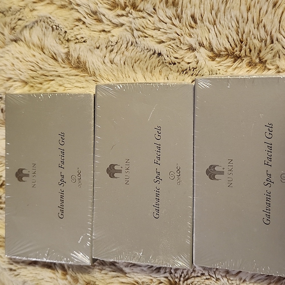 Galvanic spa facial gels